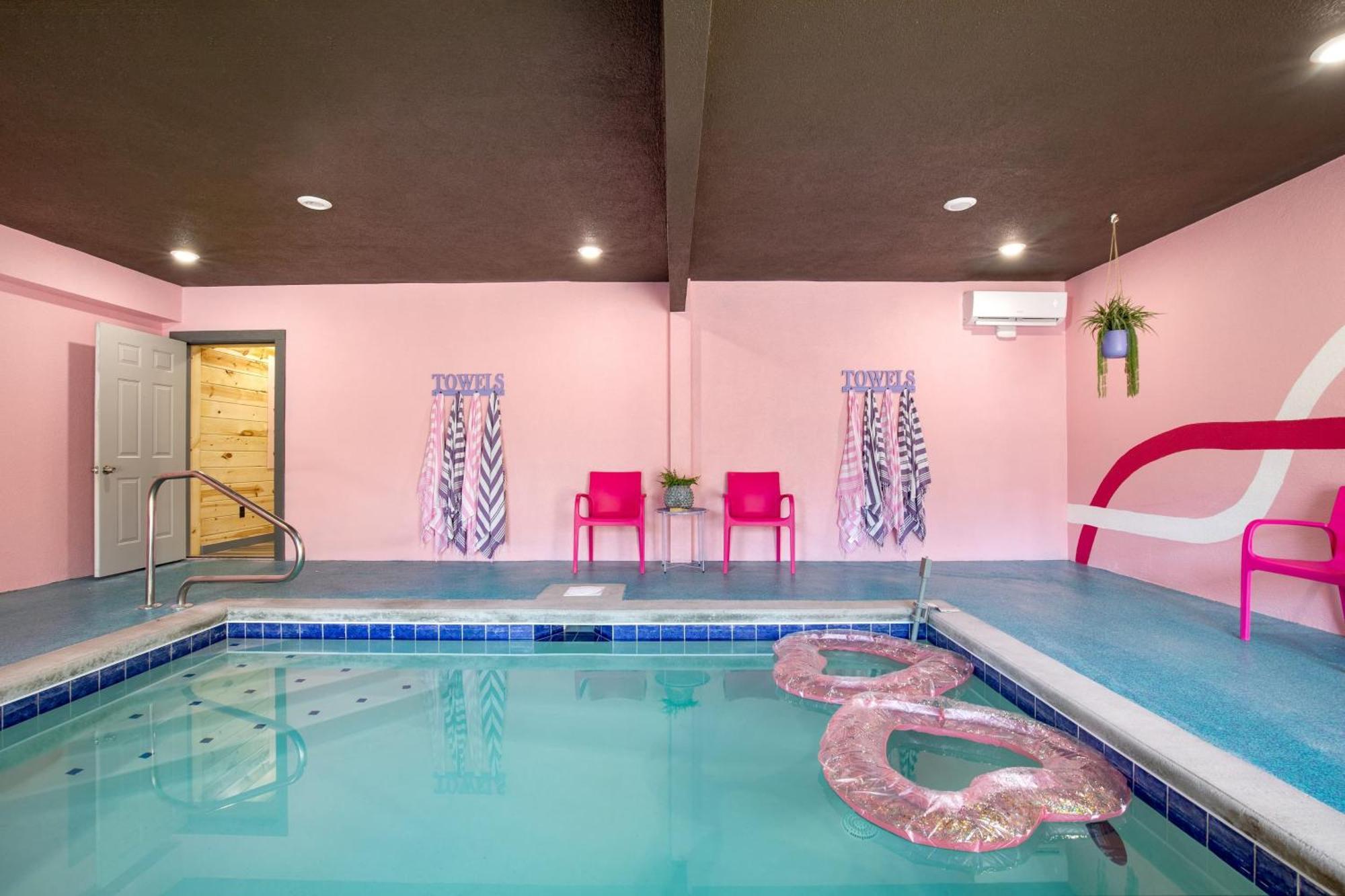 Pink Pines Avantstay Luxury Aesthetic Dream Home Indoor Pool Hot Tub Pigeon Forge Exterior foto